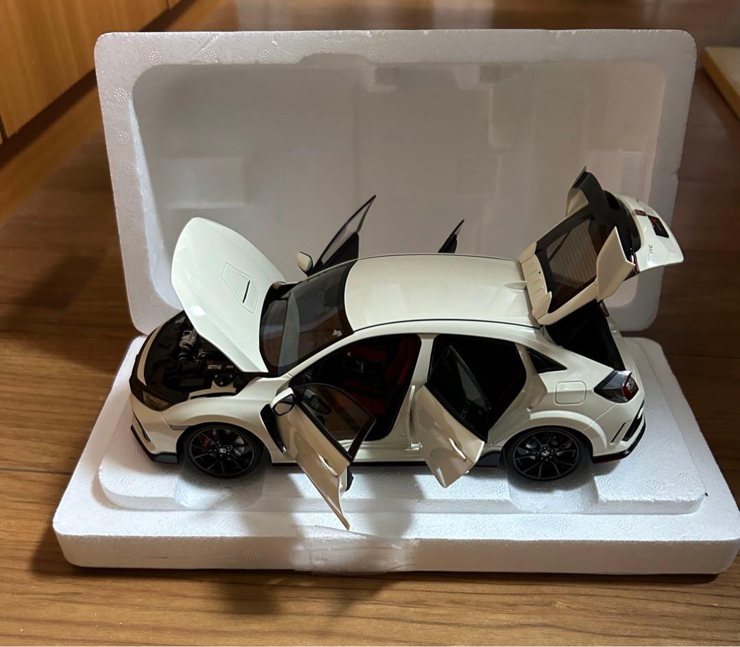 Civic Type R ホワイト ミニカー1/18