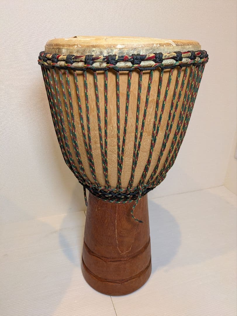 現状渡し　ジャンベ　31cm　皮破れ有り　ケース付き