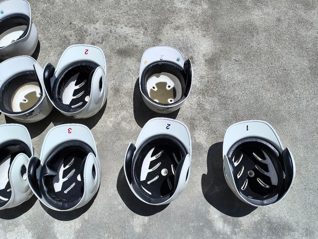 軟式野球 バッター用ヘルメット 希少ホワイト 専用キャスター付バック