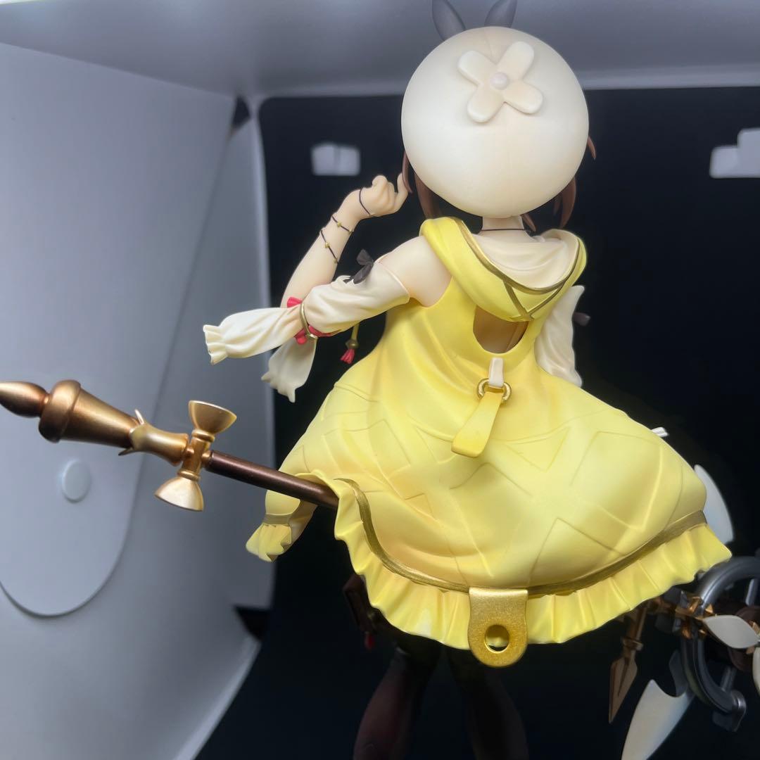 ライザのアトリエ　ライザリン　シュタウト　フィギュア