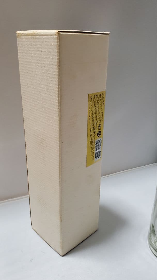 サントリー ウイスキー 謎 大沢在昌 空き瓶