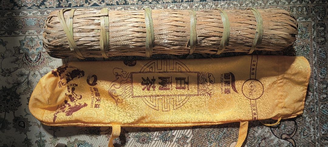 【最終金額】一生分の茶 2014年の竹製パッケージ黑毛茶 百两茶 3.625kg