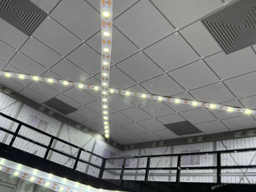 1/64スケールミニカー ジオラマ 倉庫 ガレージ