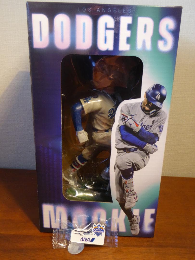 ロサンゼルス・ドジャース ムーキー・ベッツ フィギュア、ANA公式PIN付き