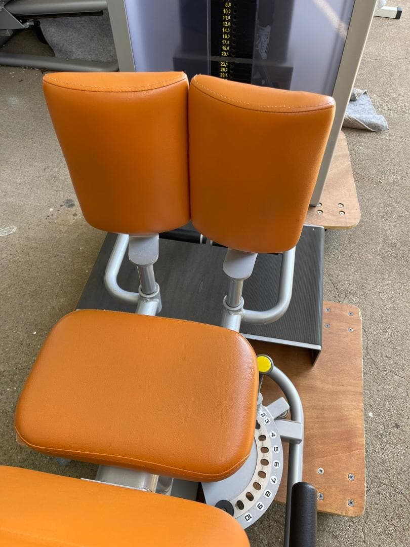 FUNASIS製　レッグ アダクション＆アブダクション　ジム用