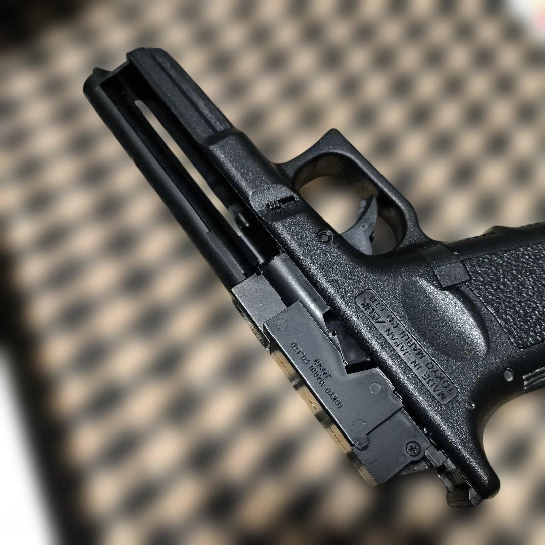 1 東京マルイ製　電動ハンドガン　グロック18C　予備マガジンセット