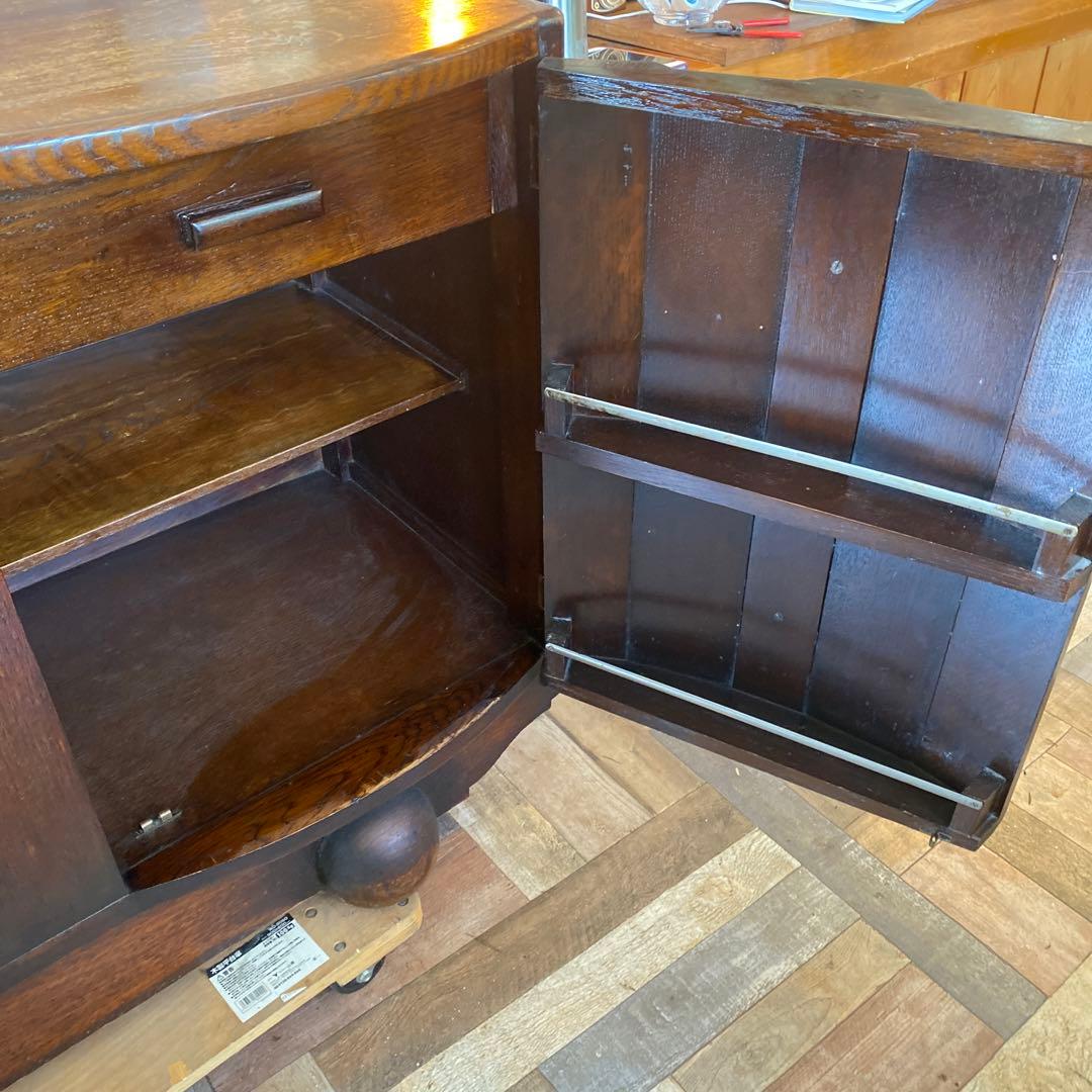 イギリス アンティーク 家具 キャビネット リビングボード 食器棚 飾り棚 収納