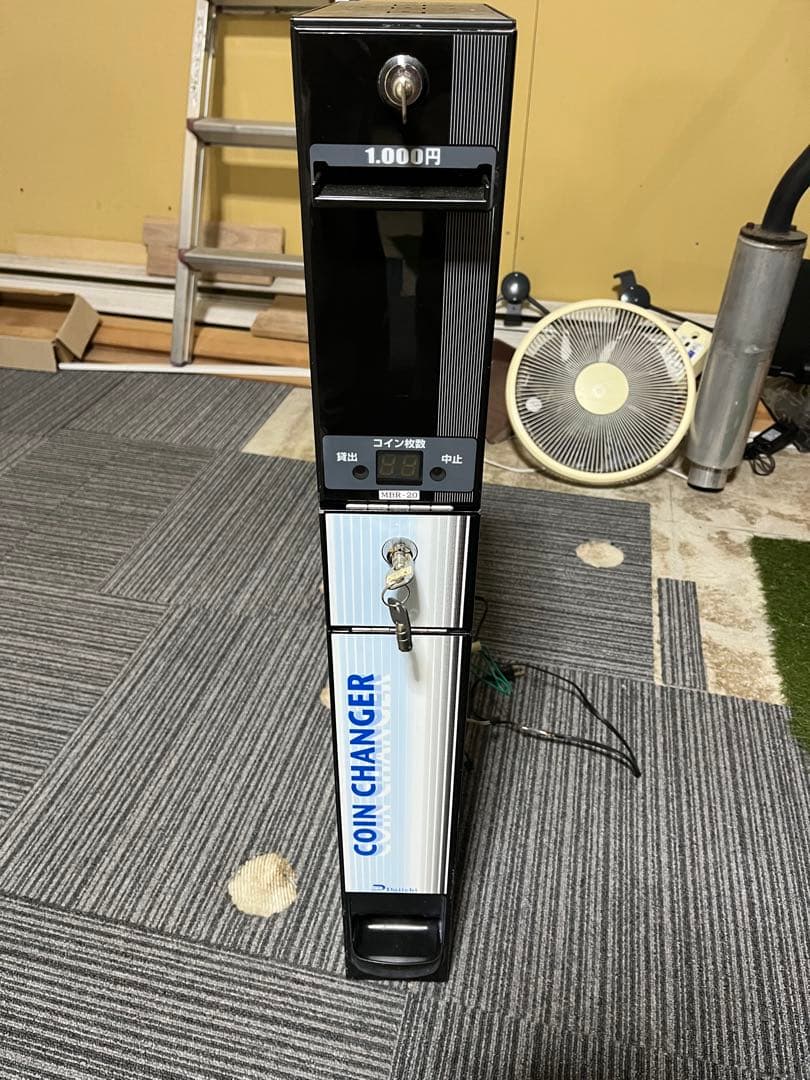 両替機 1,000円から100円 新紙幣未対応 【ジャンク】