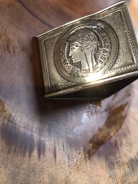 19世紀フランス貴族の城で使われていた純銀ナプキンリング