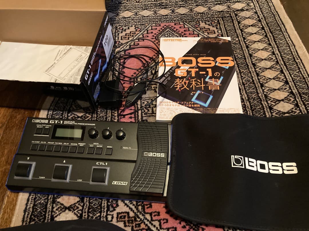 BOSS GT-1 純正アダプター、GT1の教科書付き　マルチエフェクター