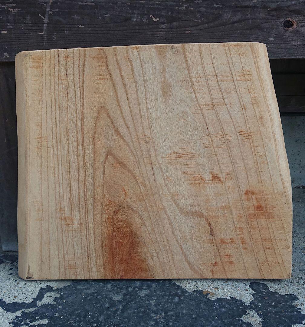 ワンランク上のキャンプに！木製手彫り大皿( アウトドア / 室内共用