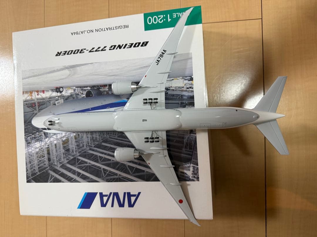 全日空商事ANA JA784A B777-300ER 1:200