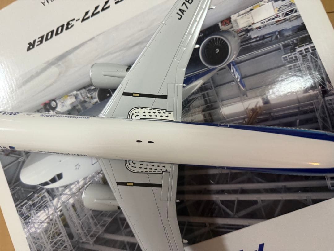 全日空商事ANA JA784A B777-300ER 1:200