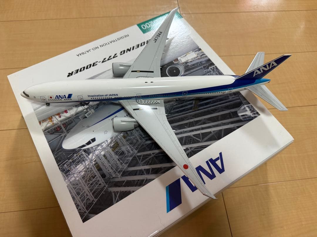 全日空商事ANA JA784A B777-300ER 1:200