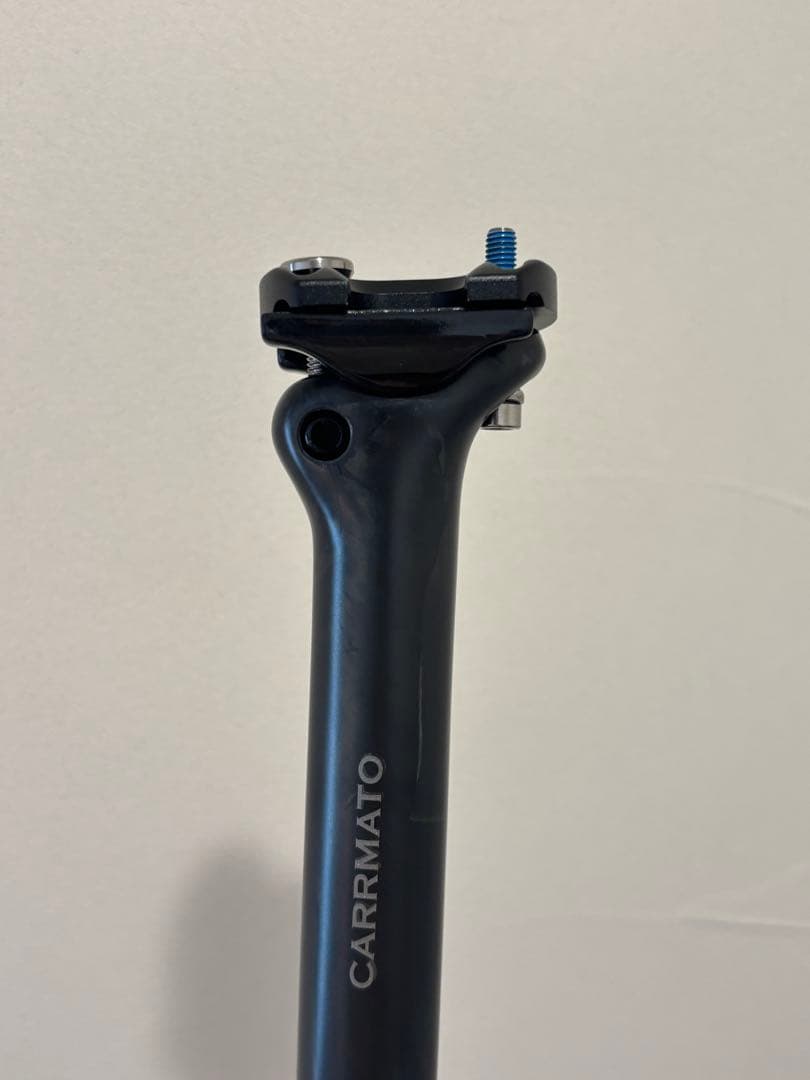 高剛性　CARRMATO ブラック シートポスト　カーボン