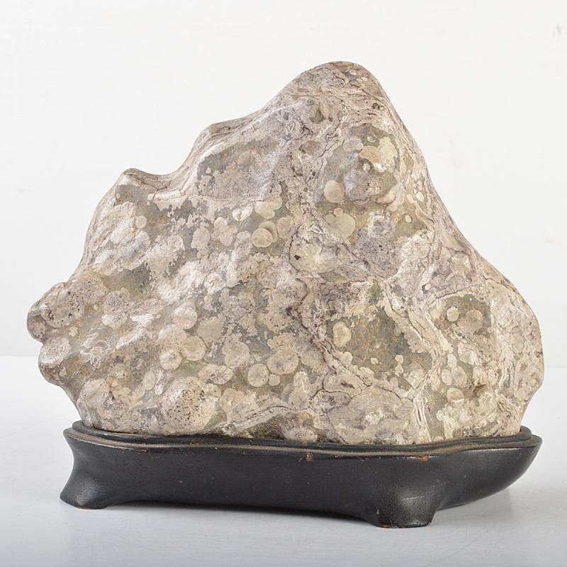 天然石　鑑賞石　梅花石　置物　重さ約2452g　唐木台付　V　R6916