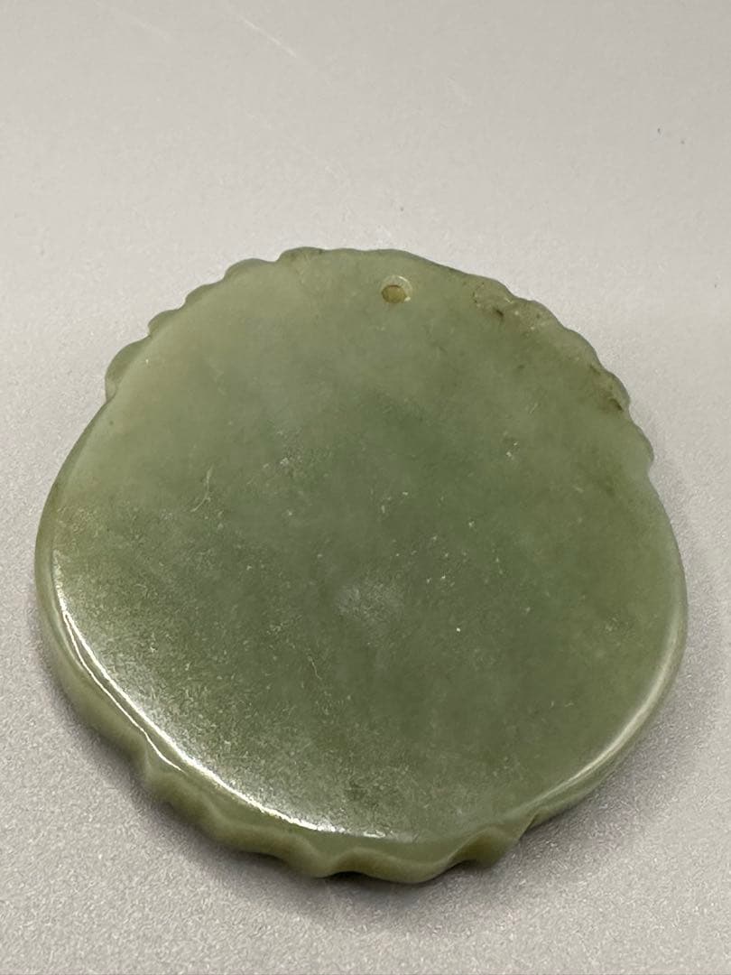 中国美術　ループタイ和田玉 古砡　根付 天然素材 置物骨董 笑顔の仏像 円形