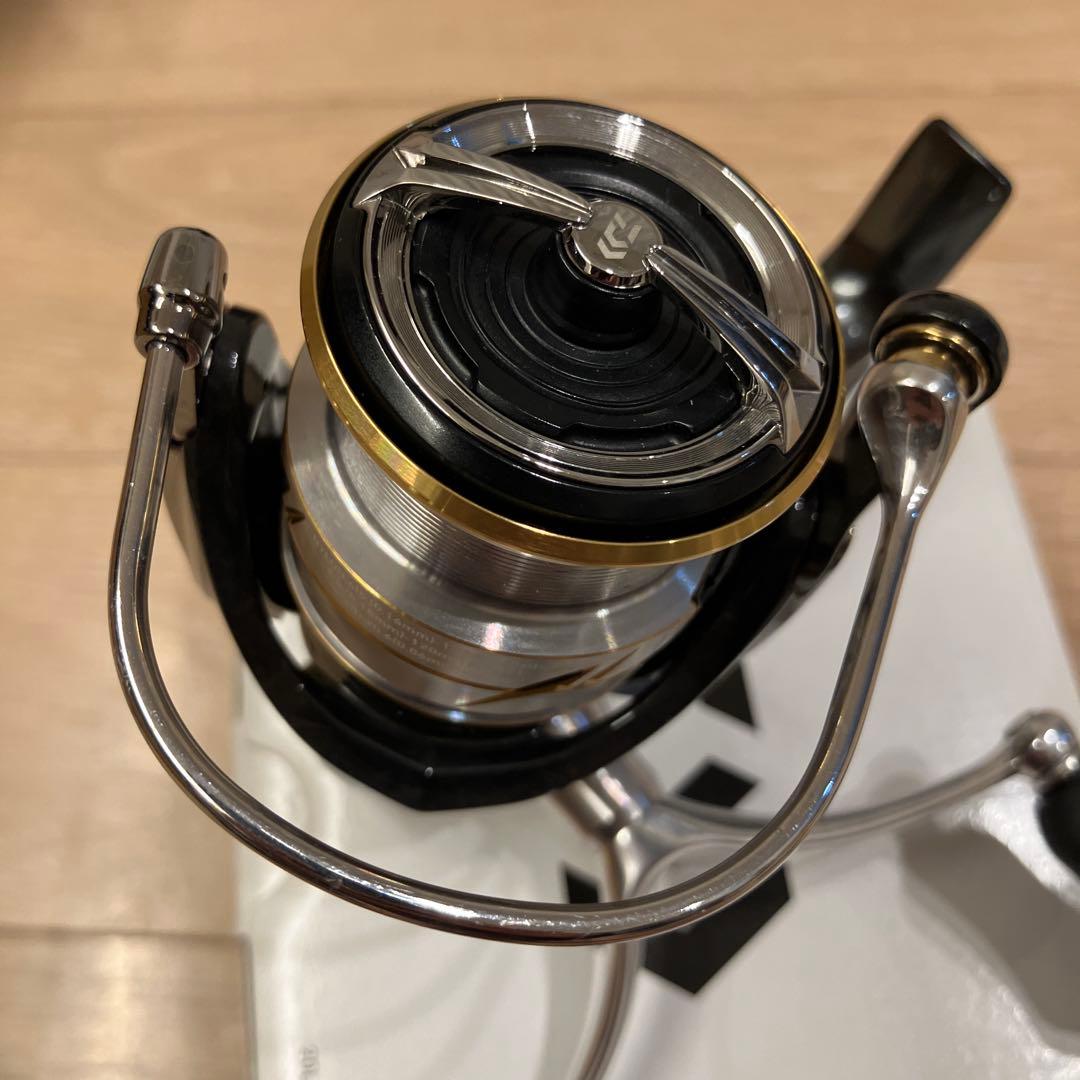 DAIWA 20LUVIAS LT 2500S-DH スピニングリール