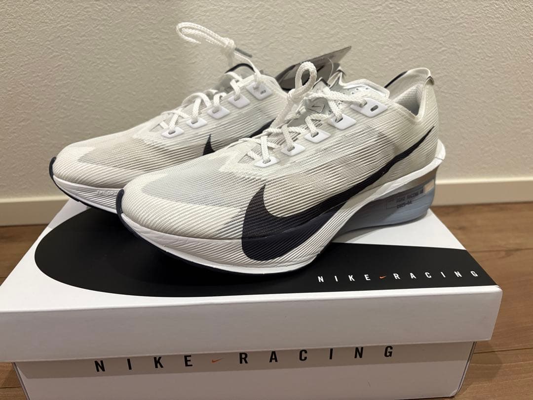 ヴェイパーフライ4 ナイキ　26.0 新品未使用