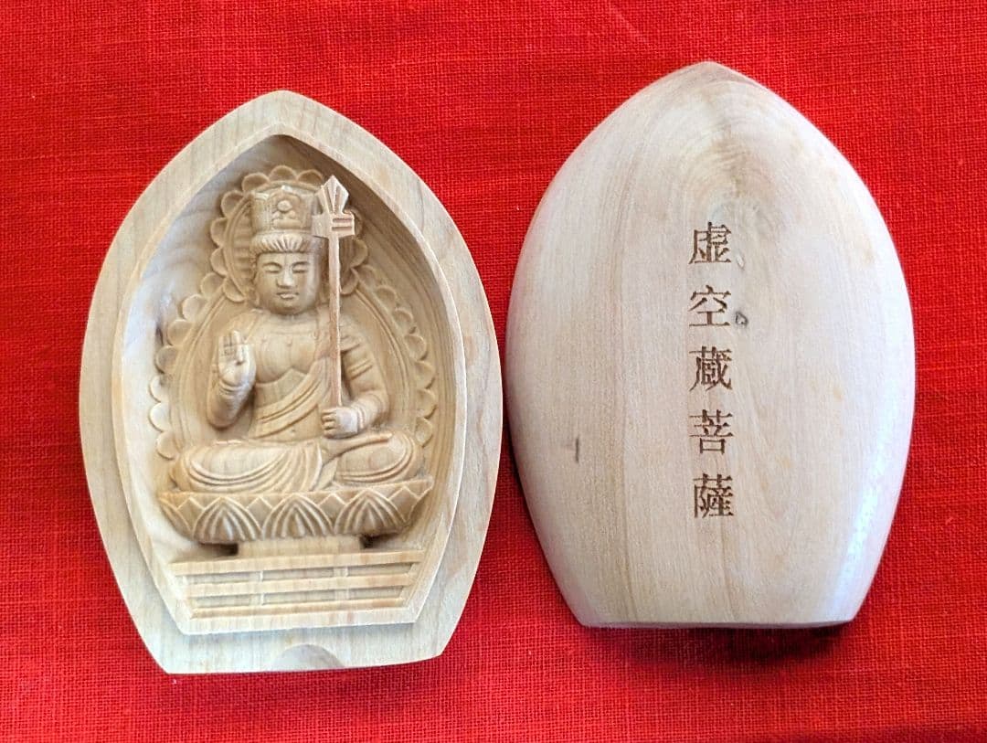 木彫り　菩薩　如来　明王　工芸品　 オブジェ　骨董品　アンティーク　レトロ