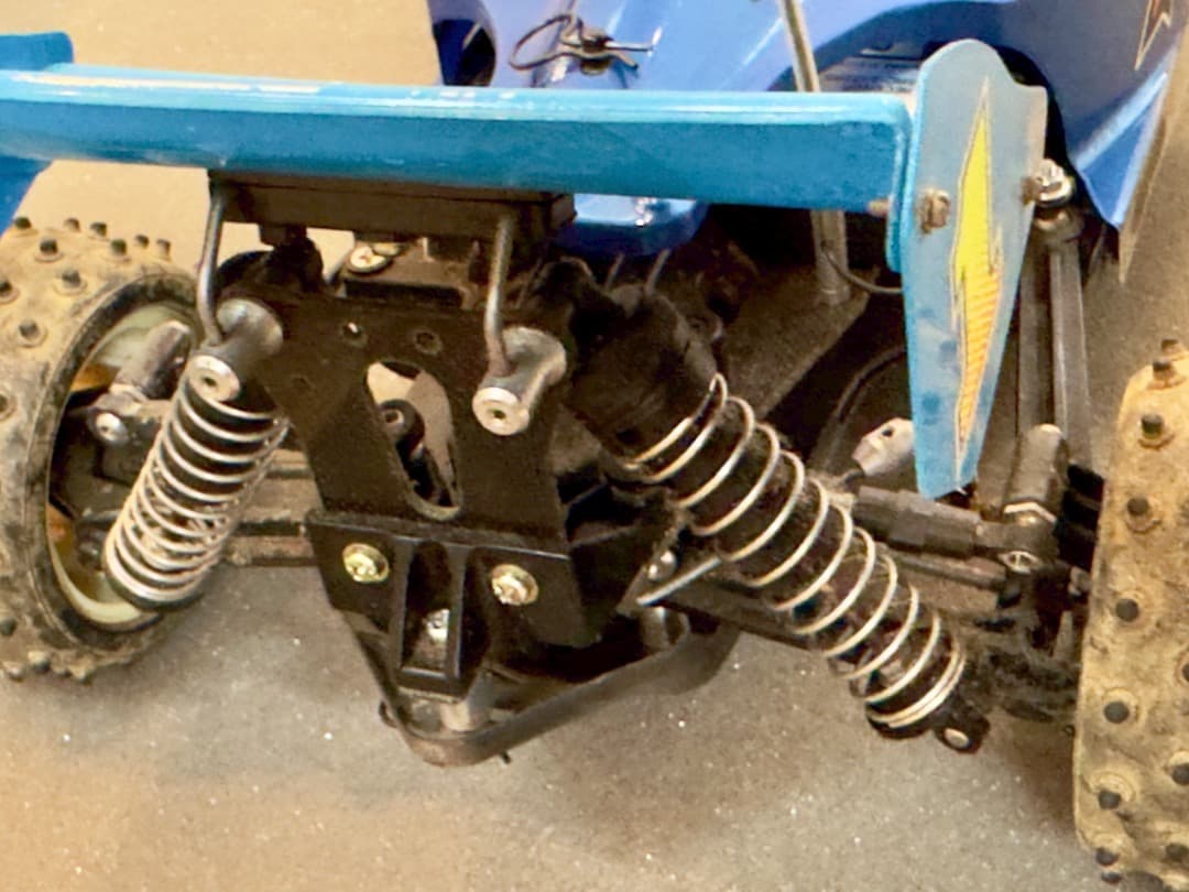 レア品 タミヤ AVENTE 1/10 2001 RCカー