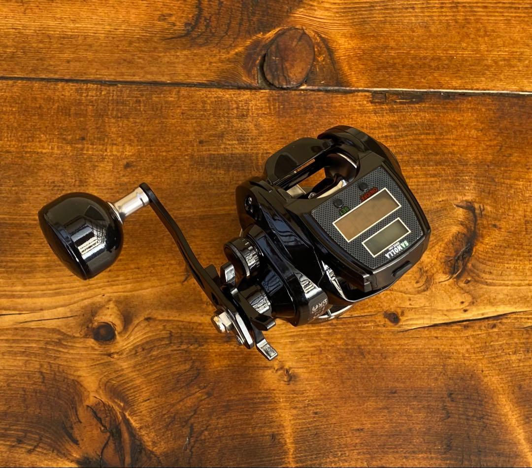 デジタルカウンター付きベイトリール　右巻　ジギング　ソーラー充電　デジタルリール