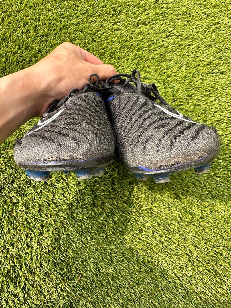 ナイキ NIKE ファントム GX エリート AG-PRO(ブラック×ブルー)