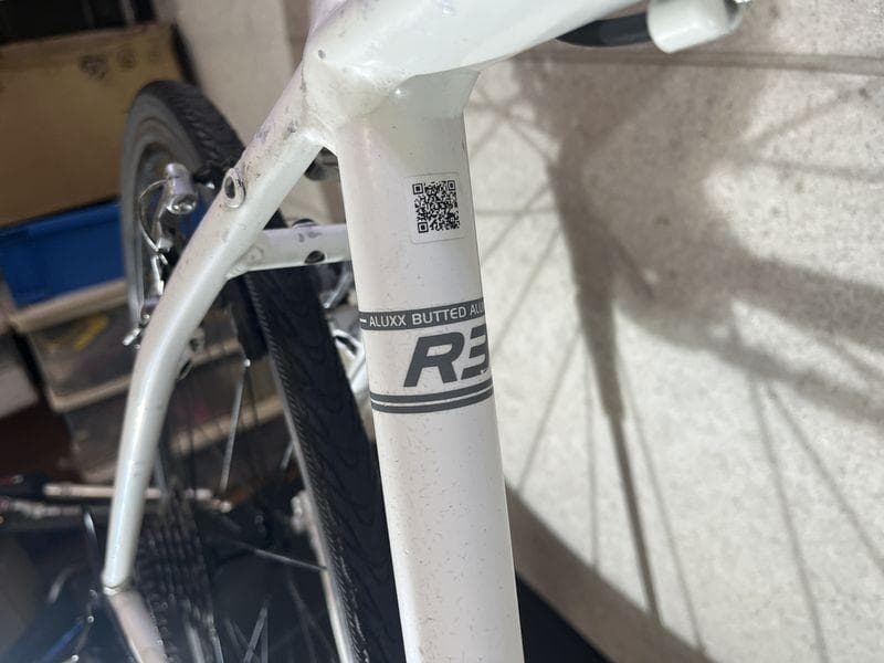 GIANT ESCAPE R3 クロスバイク sizeM　ホワイトカラー