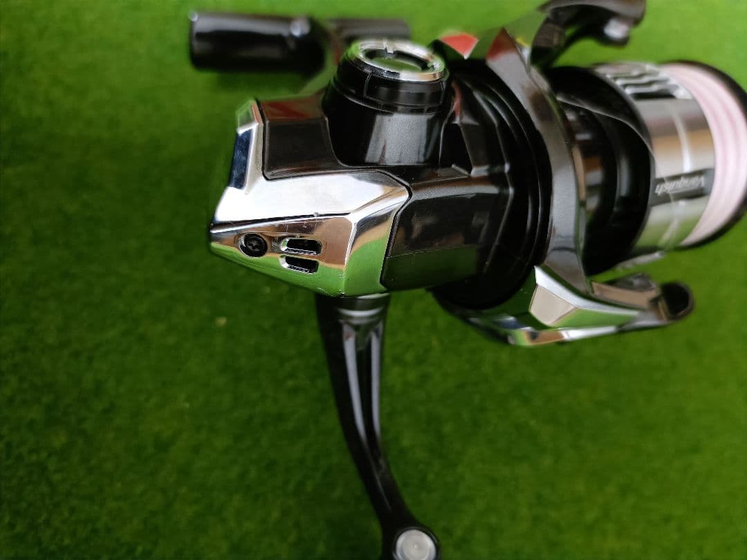 シマノ　23ヴァンキッシュ C2000S 替えスプール、スプールケース付