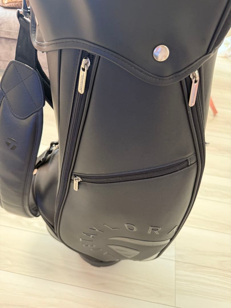 TaylorMade ブラック キャディバッグ　《美品》