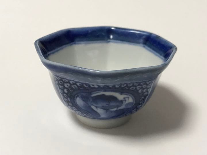 古伊万里　江戸時代中期〜後期　八角盃　兎紋様