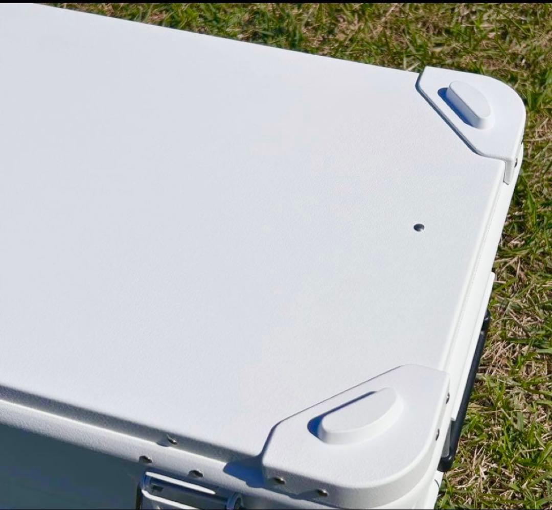 マットホワイト　スタッキング コンテナボックス　30l アウトドア　限定1点