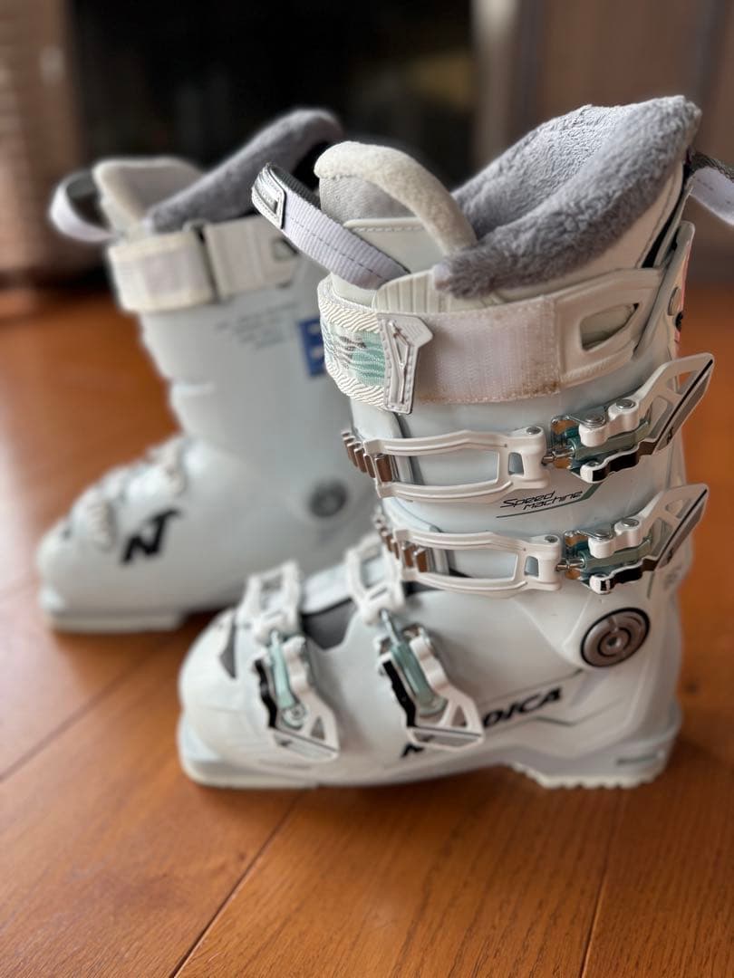 Nordica ノルディカ 女性用スキーブーツ 23.5㎝