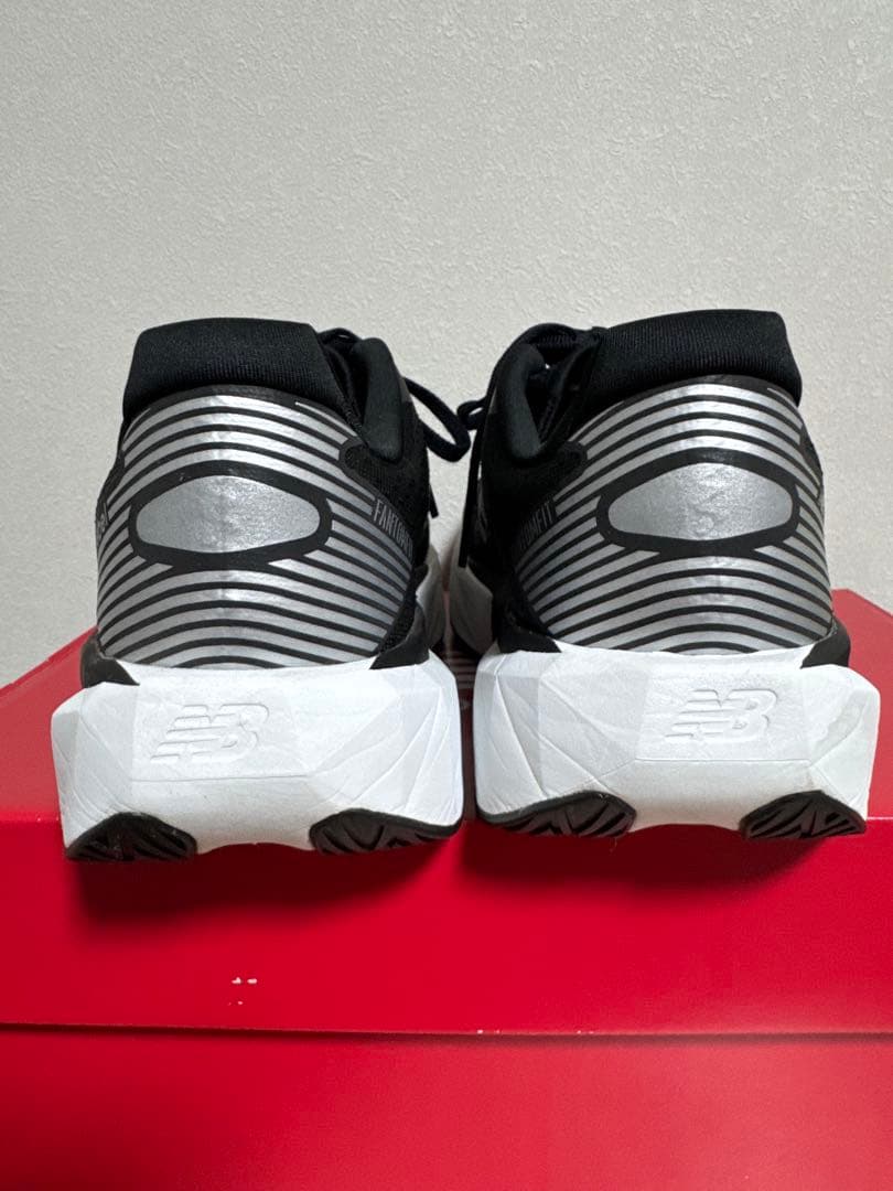 ニューバランス　レベルv5 26.0㎝　2e