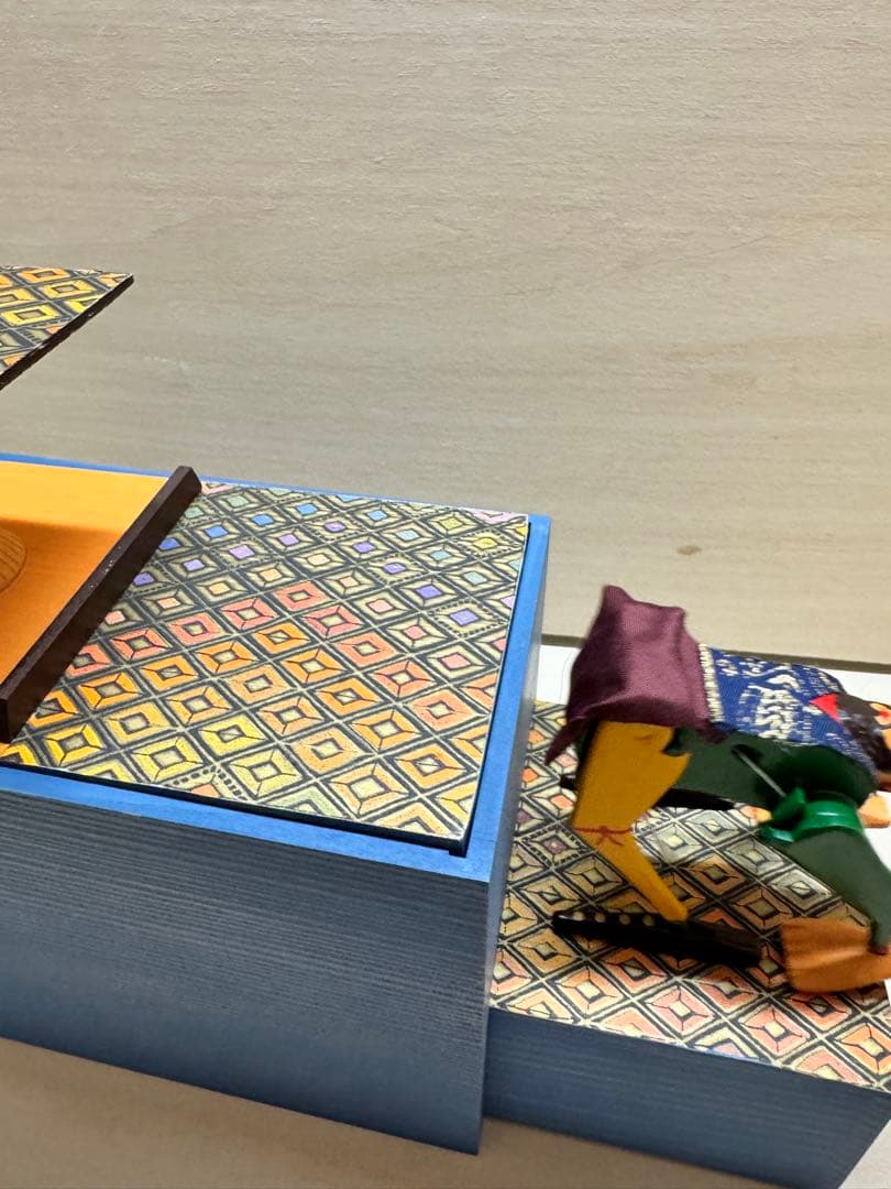 ヴェルナー　カラクリ玩具 ザイフェン　木のおもちゃ