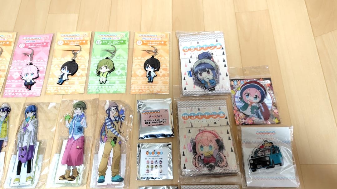 ①お買い得！【ゆるキャン△】アクリルスタンド　キーホルダー　缶バッジ等多数まとめ