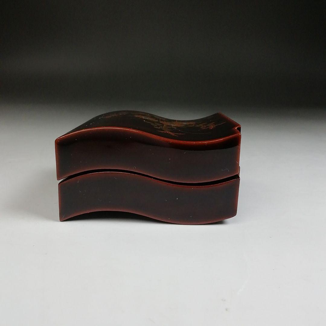 Ｔ９３４　香合　『秋野蒔絵』『瓦香合』『新谷漆峯 作』　共箱　茶道具