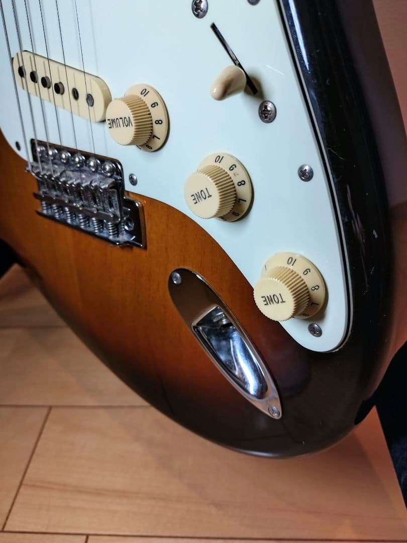 フェンダージャパン　ハードケース付　ST62-TX 3TS ストラップおまけ付