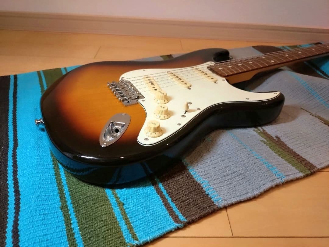 フェンダージャパン　ハードケース付　ST62-TX 3TS ストラップおまけ付