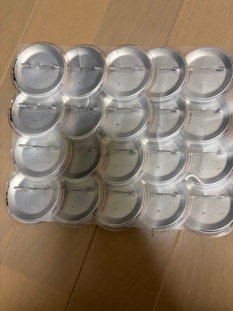 呪術廻戦　缶バッジ　五条悟　虎杖悠仁　20個