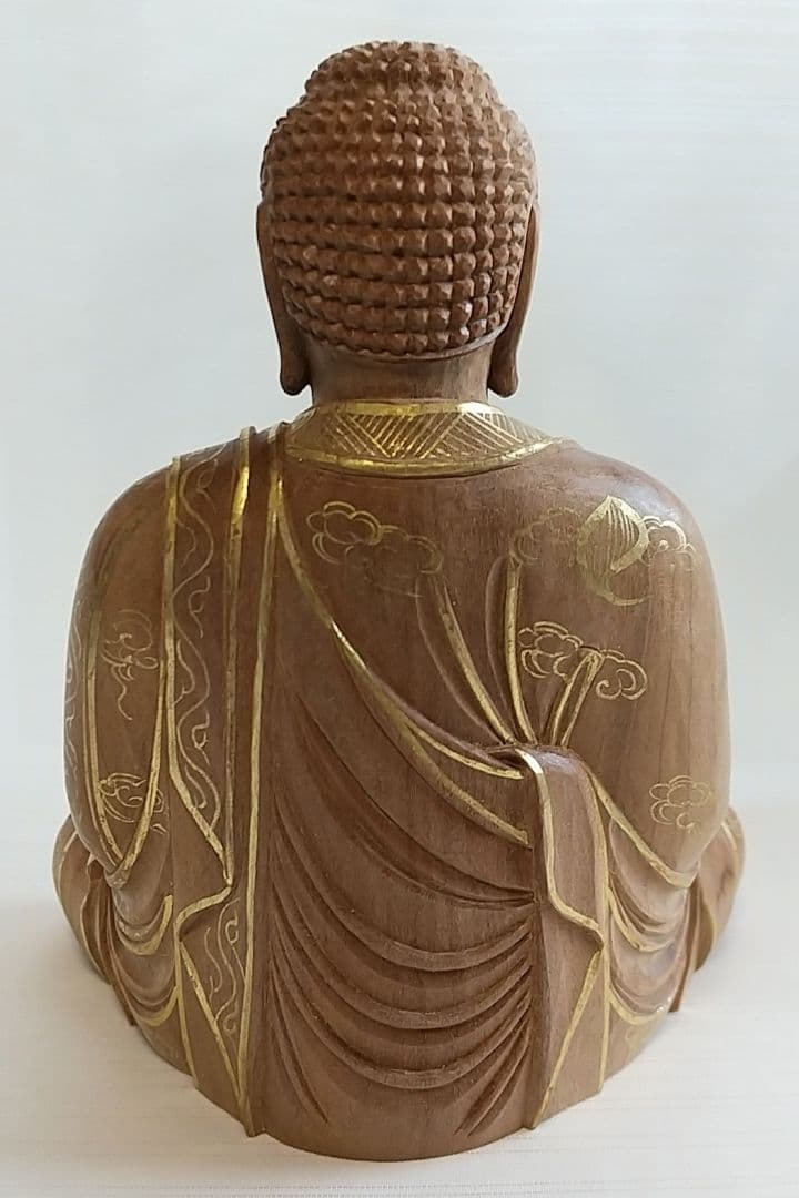 釈迦如来坐像 3寸 #323 像のみ 金彩有 お釈迦さま ◆白檀 木彫 仏像