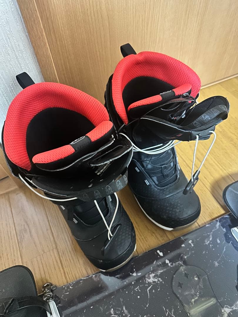 最終値下げSALOMON スノーボード ビンディングブーツ付き