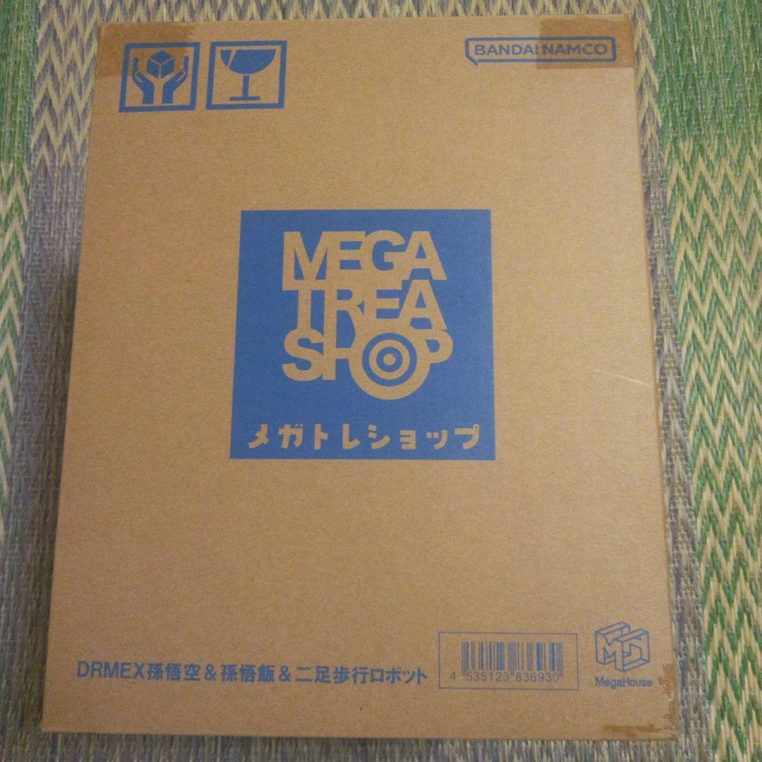 メガトレショップ　孫悟空&孫悟飯&二足歩行ロボット﹢ビジュアルボード﹢画集