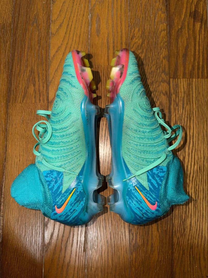 Nike ファントムLUNA 2 エリート　FG