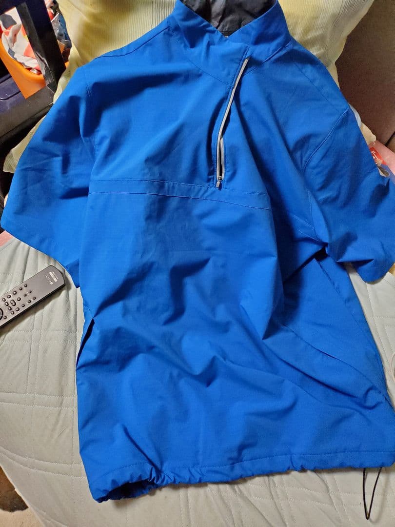 アンダーアーマー半袖 ジャケット     16