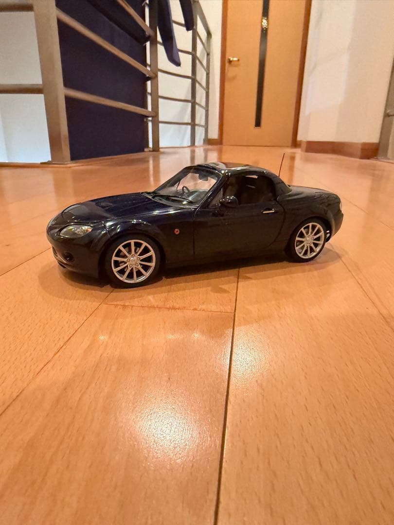 AUTOart オートアート 1/18 MAZDA MX-5 ROADSTER