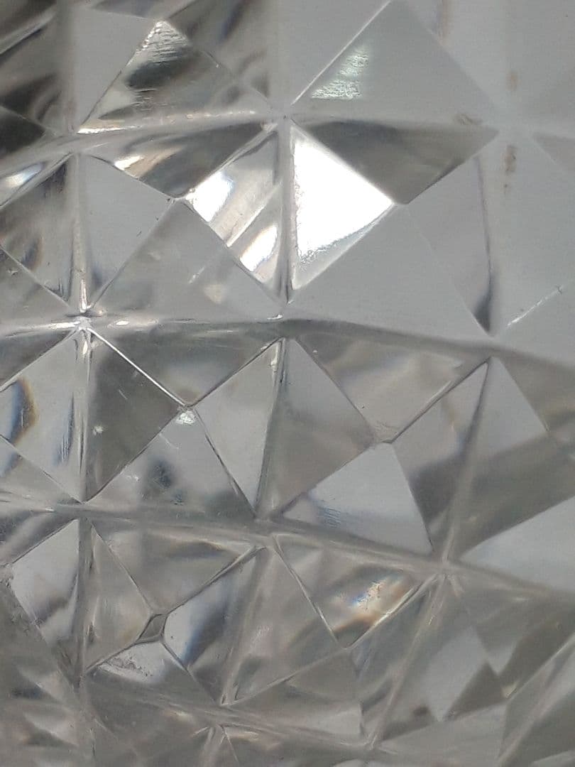 霰紋様脚付ガラス杯(江戸中期~後期)