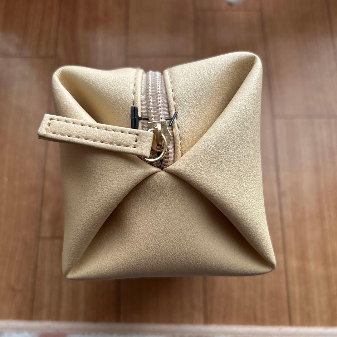 エミレーツ航空ビジネスクラスアメニティBVLGARI旅行用化粧品セット