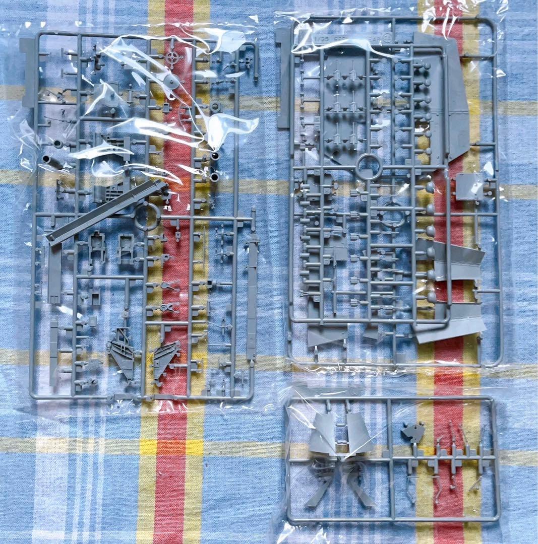 サイバーホビー 1/35 フンメル 後期型 w/金属主砲身&マジックトラック