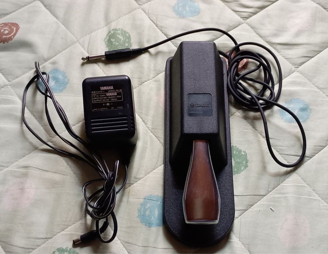 ヤマハ CS2x シンセサイザー 中古(純正電源コード(PA-3B)ペダルあり)